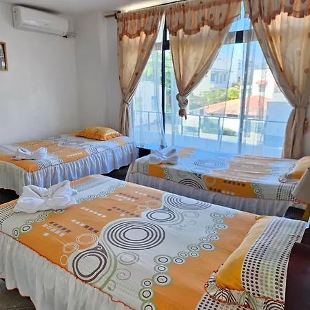 Hostal Cerro Azul Puerto Villamil Extérieur photo