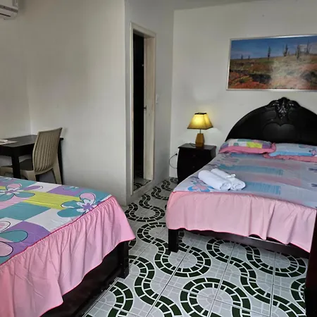 Hostal Cerro Azul Puerto Villamil Extérieur photo