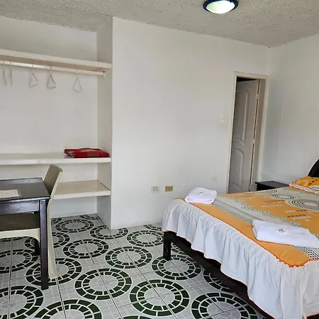 Hostal Cerro Azul Puerto Villamil Extérieur photo