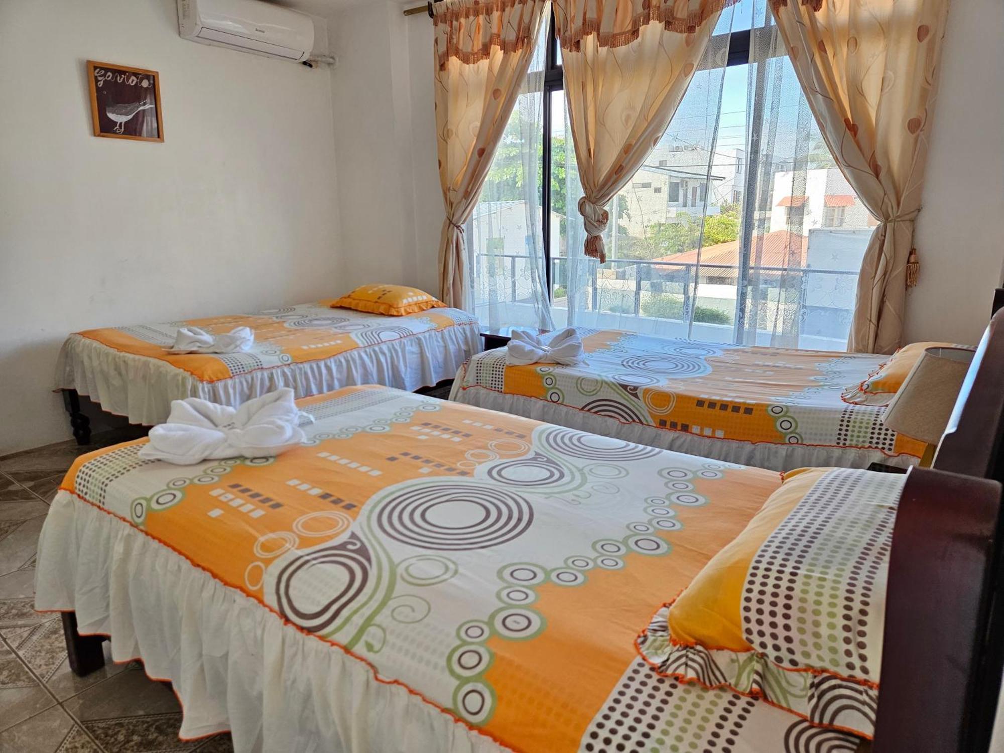 Cerro Azul Inn Puerto Villamil